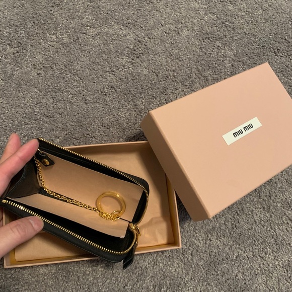 Miu miu key holder 90% new - Picture 2 of 6